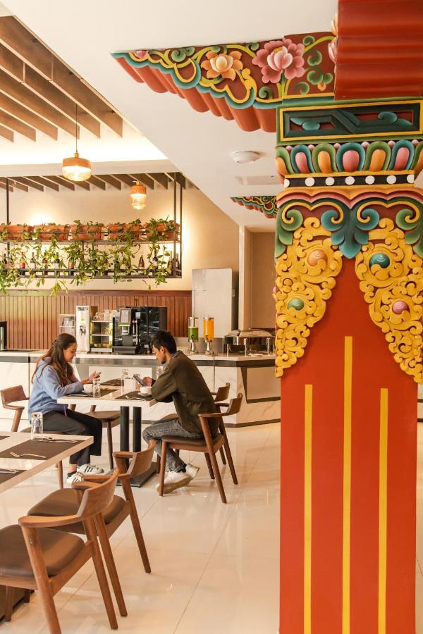 Mila Hotel Катманду Экстерьер фото