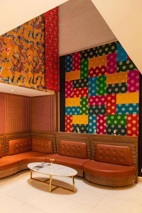 Mila Hotel Катманду Экстерьер фото
