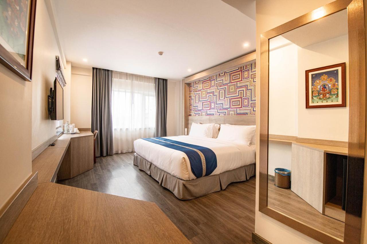 Mila Hotel Катманду Экстерьер фото