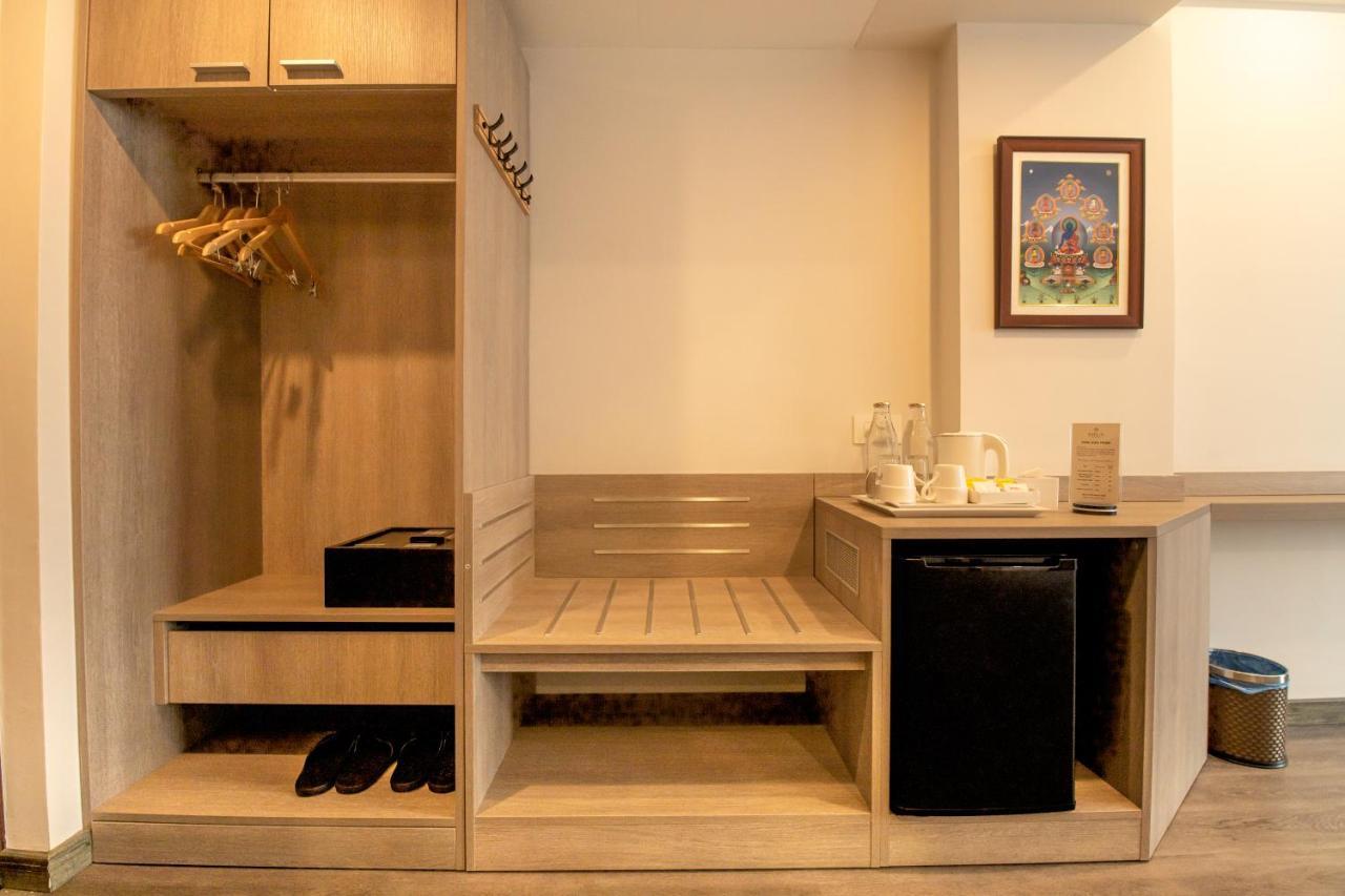 Mila Hotel Катманду Экстерьер фото