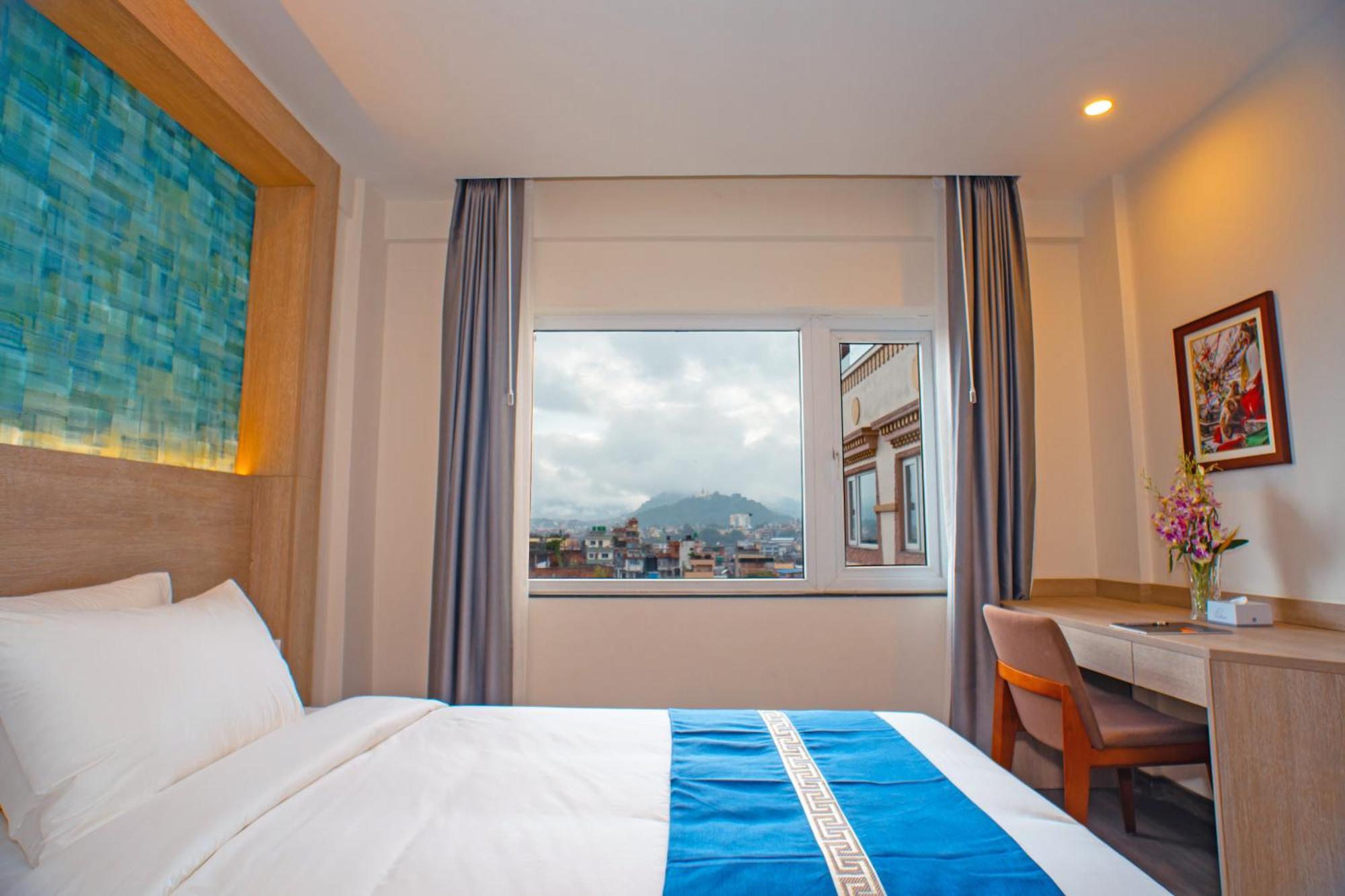 Mila Hotel Катманду Экстерьер фото
