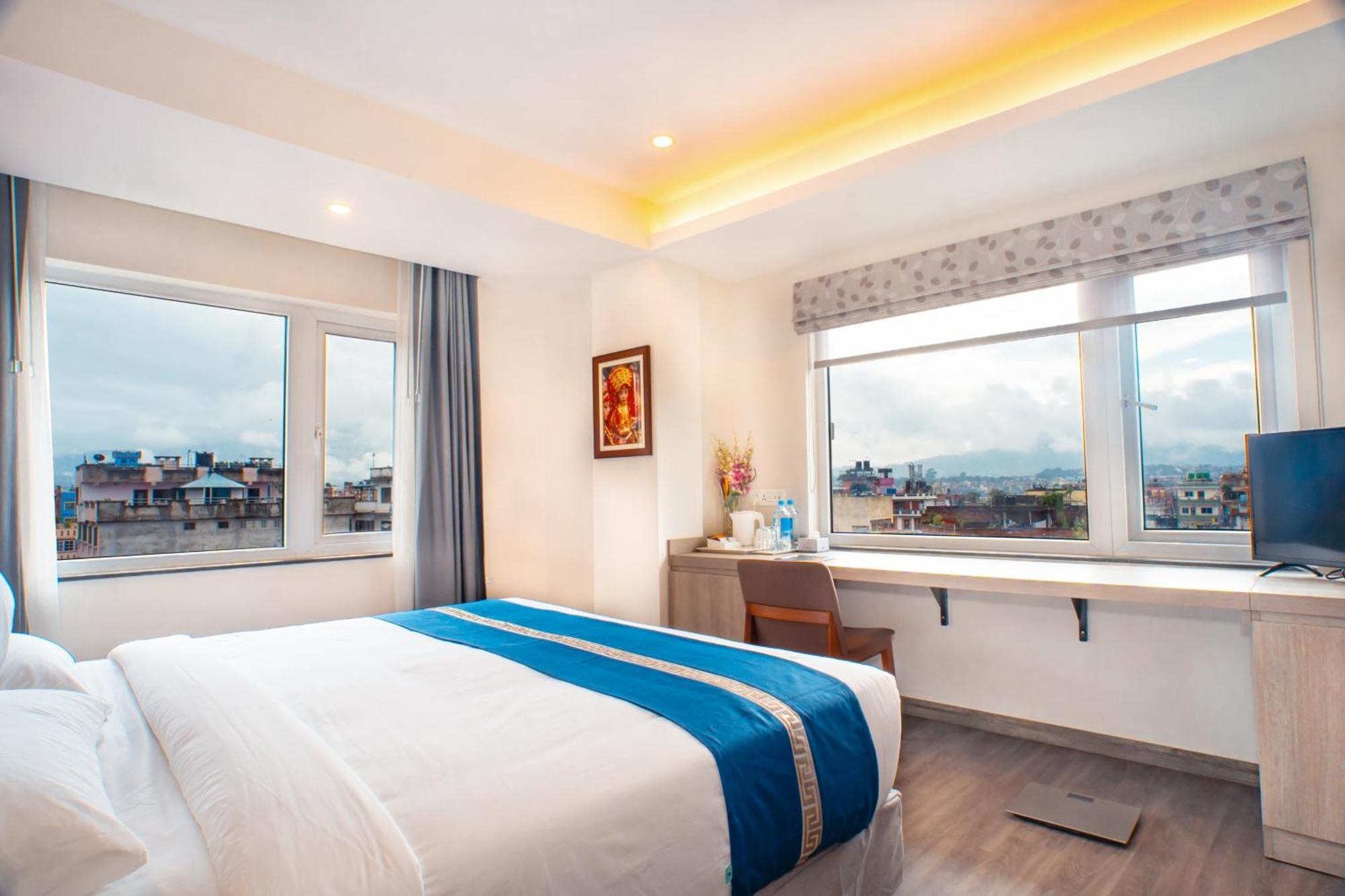 Mila Hotel Катманду Экстерьер фото