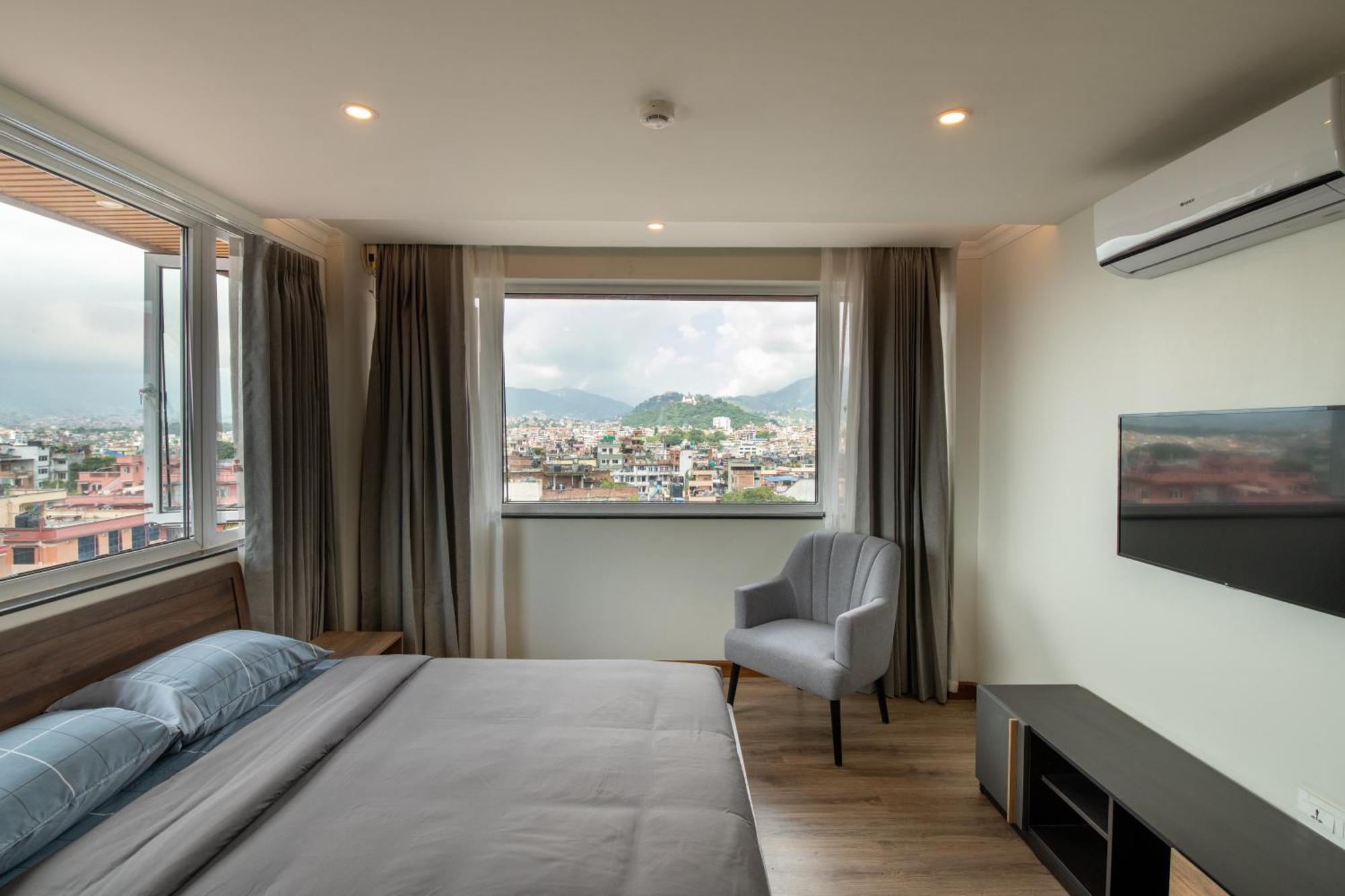 Mila Hotel Катманду Экстерьер фото